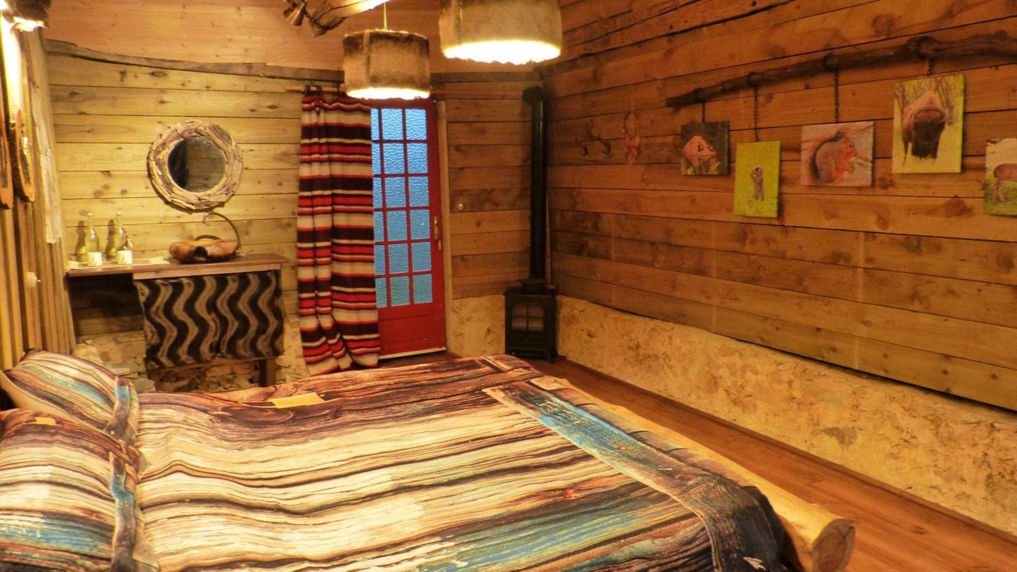 La Valise A Cheval Bed & Breakfast Mezieres-sur-Ponthouin Exterior photo